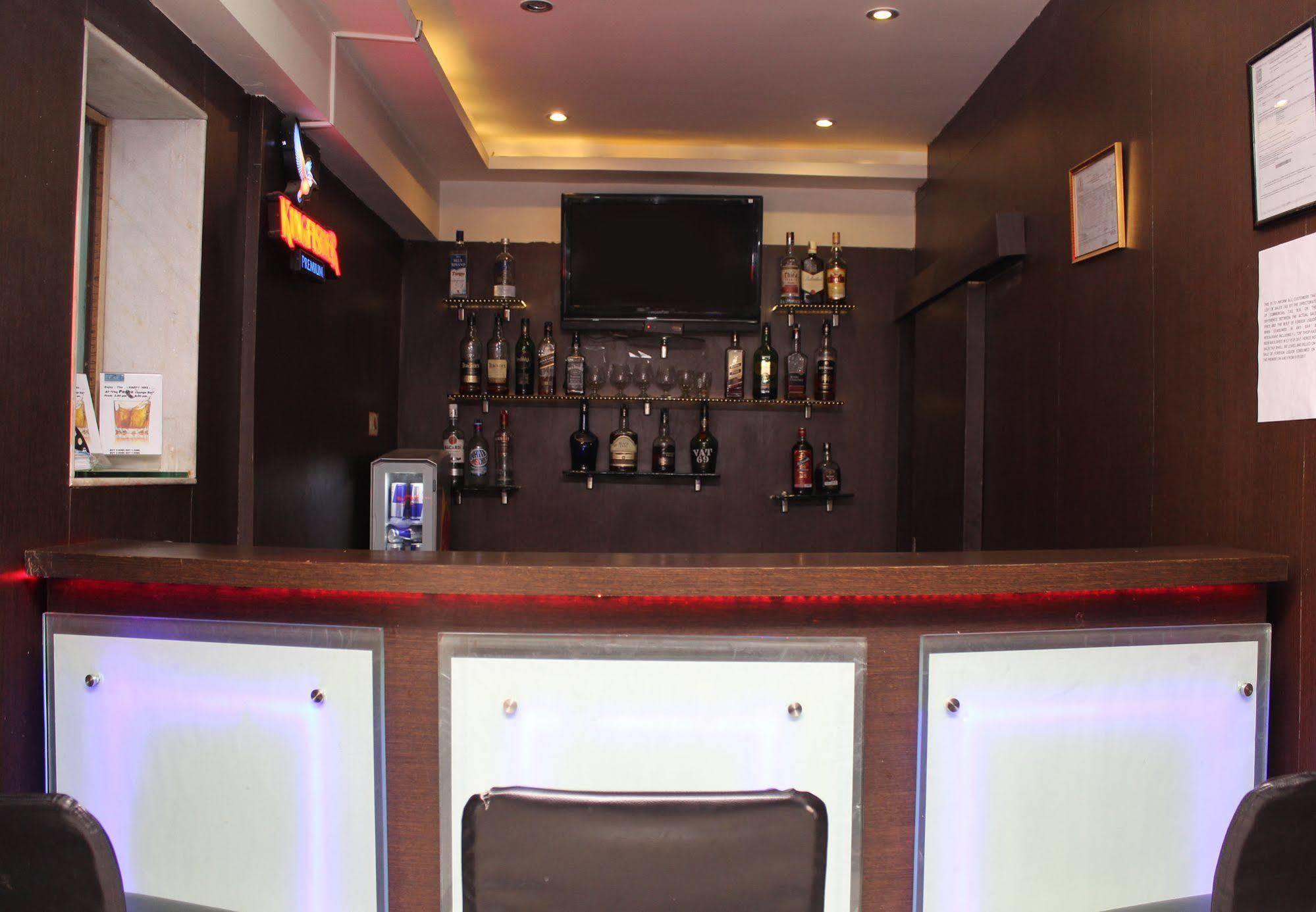 The Pearl Hotel Kolkata Exterior photo