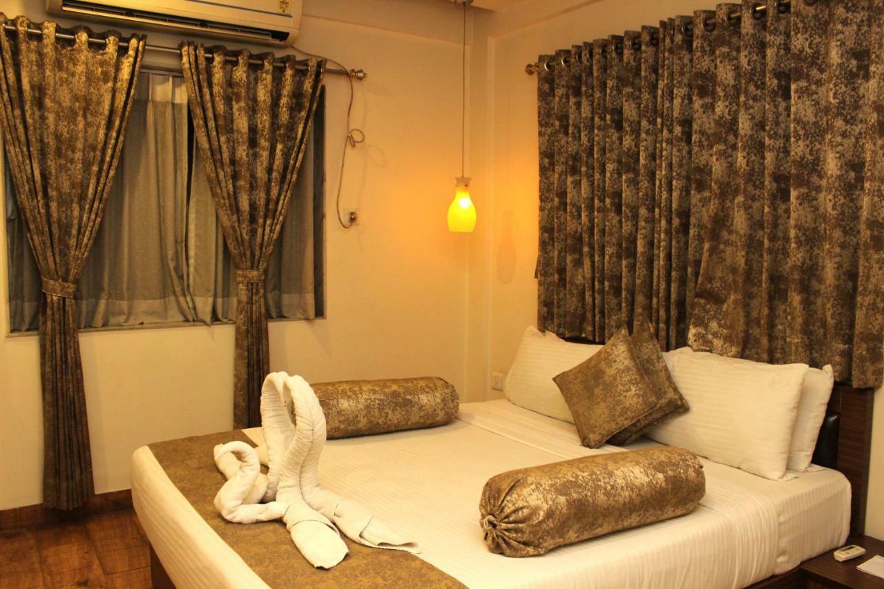 The Pearl Hotel Kolkata Exterior photo