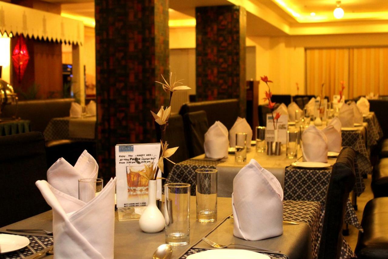The Pearl Hotel Kolkata Exterior photo