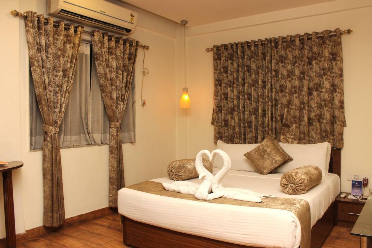 The Pearl Hotel Kolkata Exterior photo